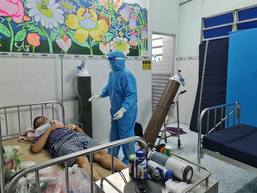 Lực lượng vũ trang Quân khu 7 giúp dân phòng, chống dịch Covid-19